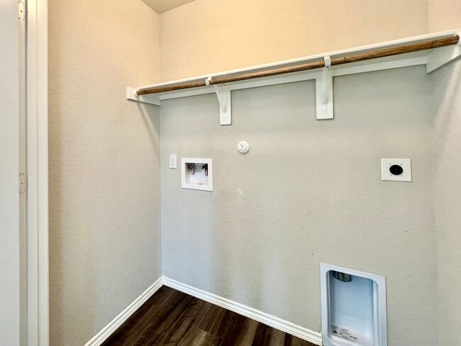 Building Photo - Charming Single-Story Home in Amenity-Rich Community