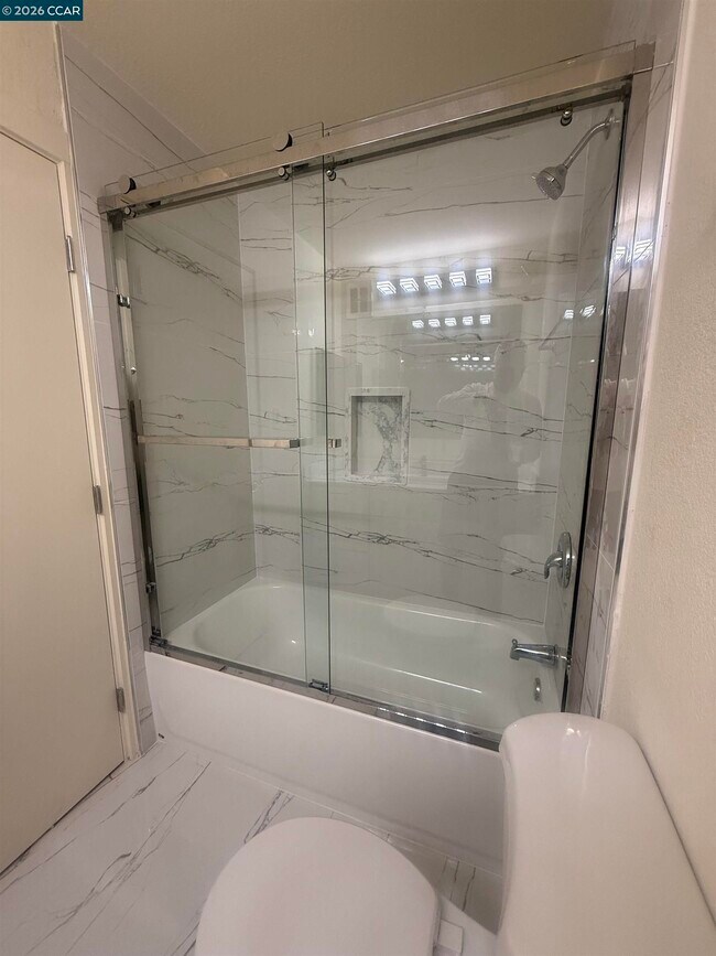 Building Photo - 1591 Ellis St