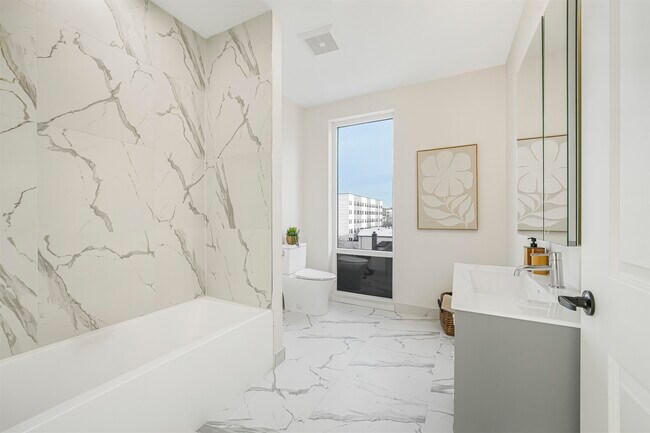 Building Photo - 1 Mallory Ave