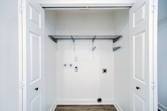 Building Photo - Spacious 2-Bed Duplex with Private Backyar...