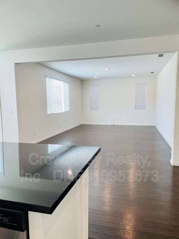 Building Photo - 6425 Dan Havicus Dr