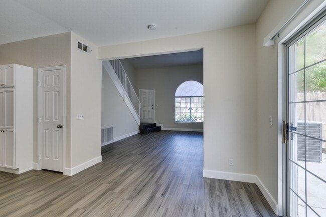 Building Photo - Modern 2-Bedroom Green Valley Townhome