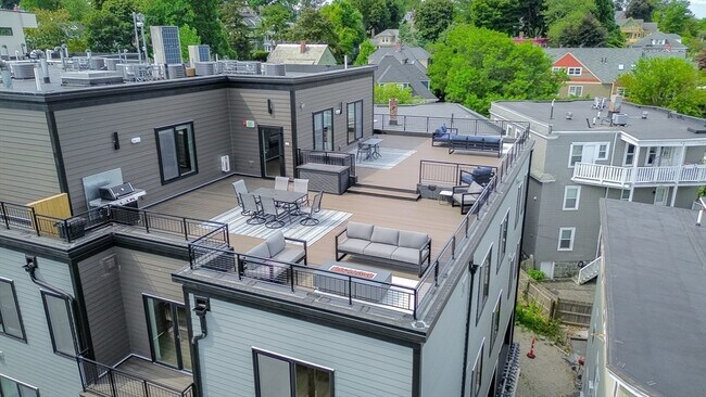 Building Photo - 500 Talbot Ave