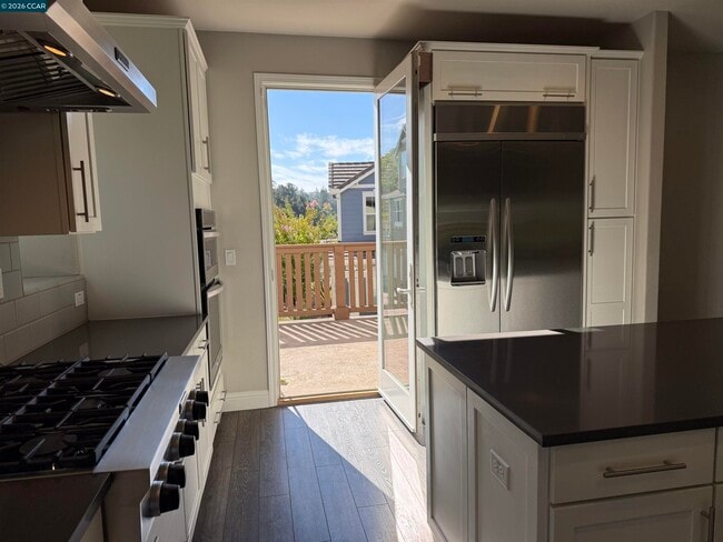 Building Photo - 64 Persimmon Walk