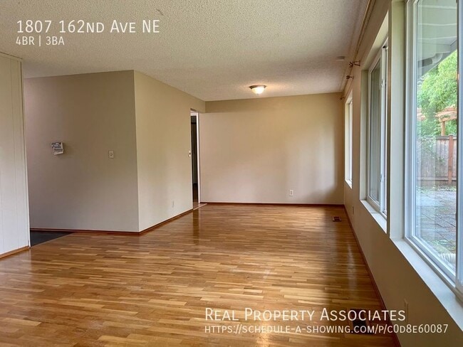 Building Photo - 1807 162nd Ave NE