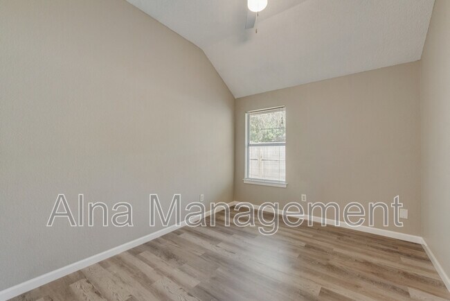 Building Photo - 8701 Pheasant Run Dr