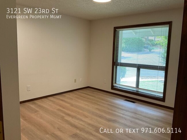 Building Photo - 3121 SW 23rd St