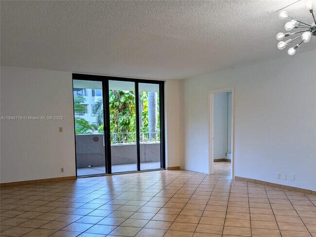Building Photo - 181 Crandon Blvd