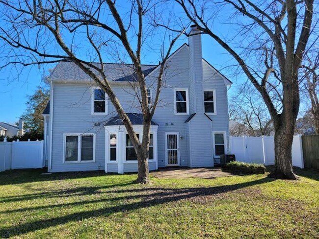Building Photo - Ocean Lakes Single Family Home Ready for Move In!