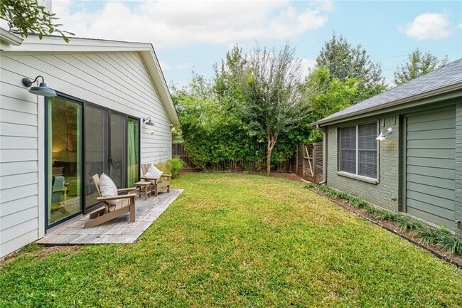 Building Photo - 1806 Garden St