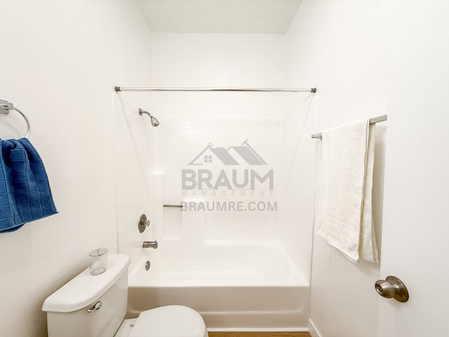 Building Photo - 11459 Collins St