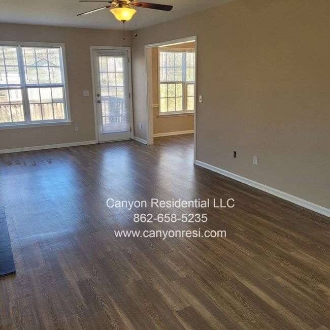 Building Photo - 4396 Moat Dr