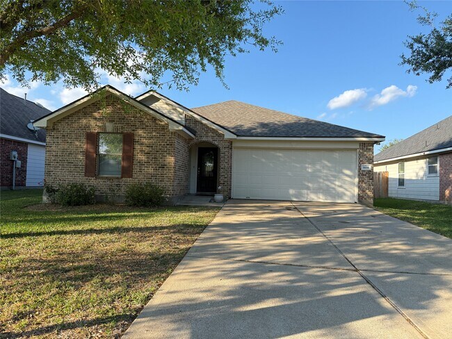 Building Photo - 5935 Wildbriar Ln