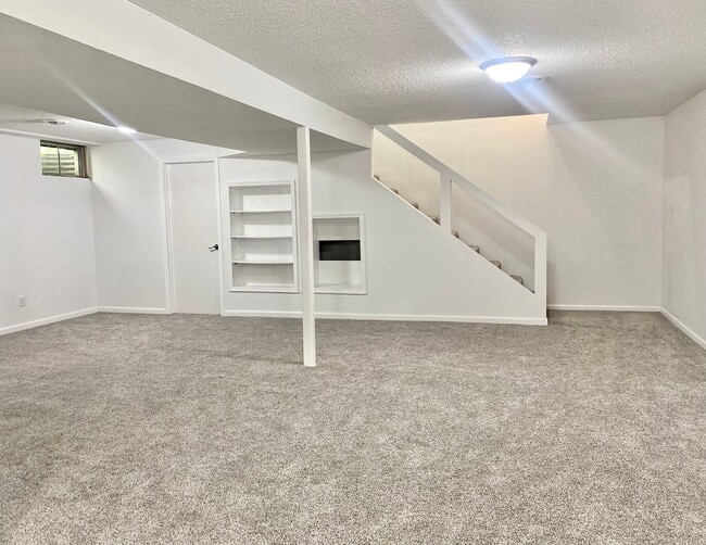 Building Photo - Italian Estates Property Management