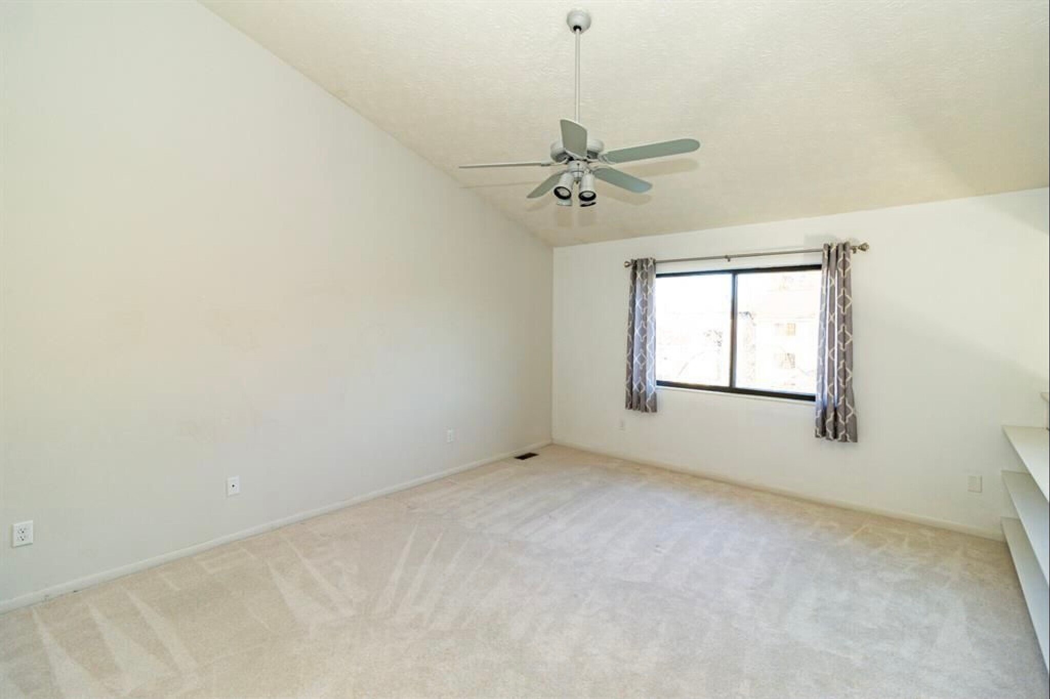 Master-bed View-1 - 9412 Hunters Creek Dr