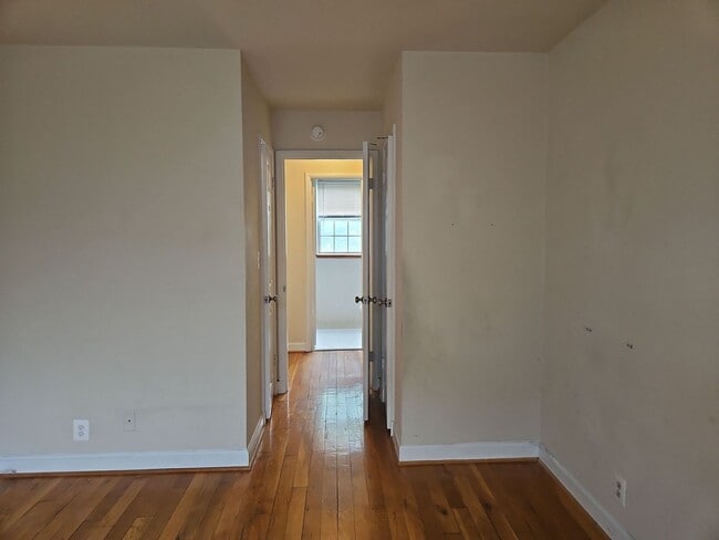 Building Photo - Charming 1 Bed 1 Bth Condo With Balcony In...