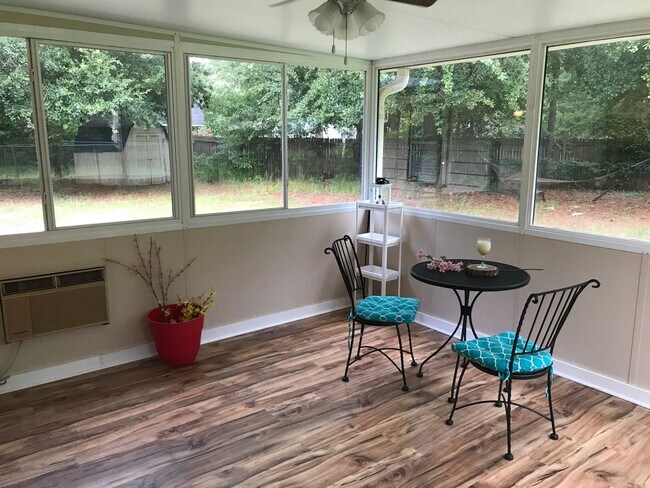 Building Photo - MOVE IN SPECIAL $500.00 OFF FIRST MONTH RE...