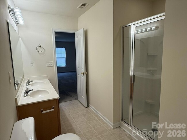 Building Photo - 1420 Ladora Dr