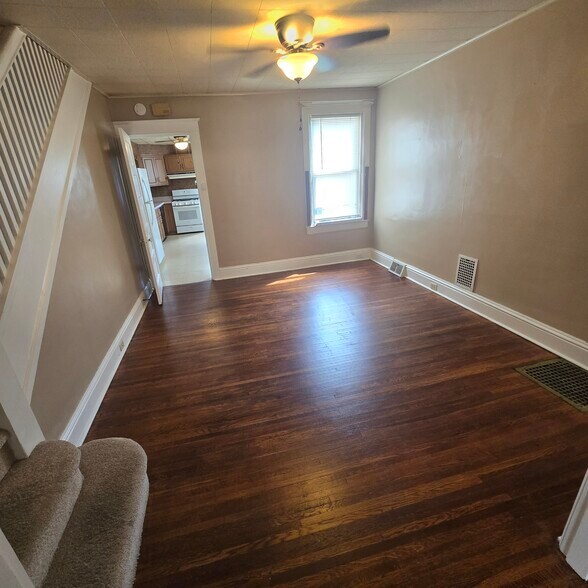 Building Photo - 814 Wayne Ave