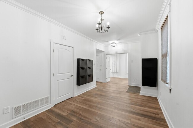 Building Photo - 905 McAllister Ave