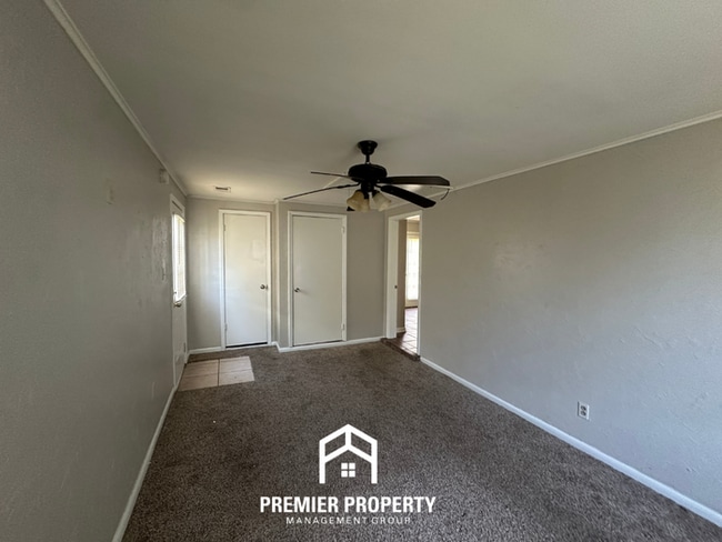 Building Photo - Move-In Ready 4 Bedroom Rental in 38134 - Hardwood Floors & Open Kitchen