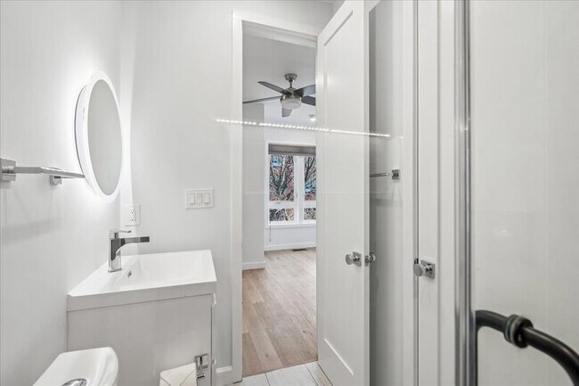 Building Photo - 810 13th St NE