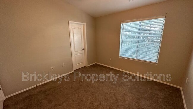 Building Photo - 2727 N Price Rd