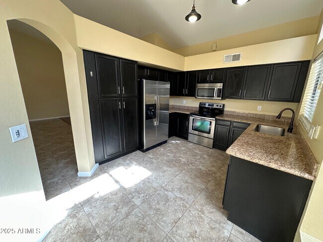 Building Photo - 8919 S Lori Ln