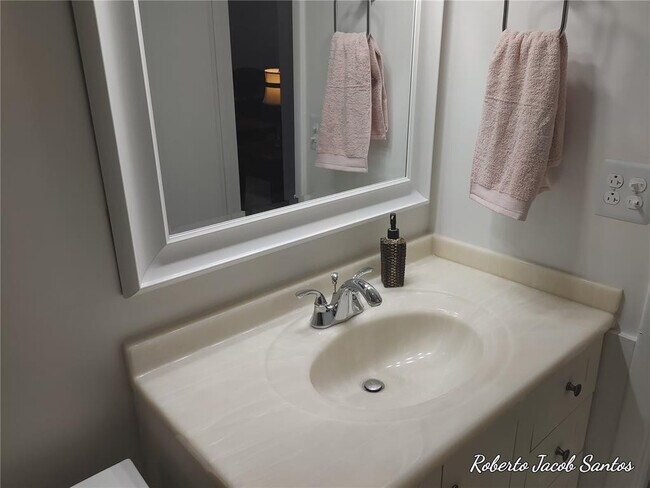 Building Photo - 524 Osprey Dr