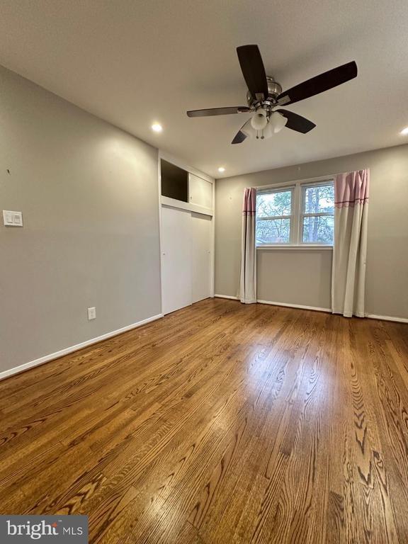 Building Photo - 8140 Drayton Ln