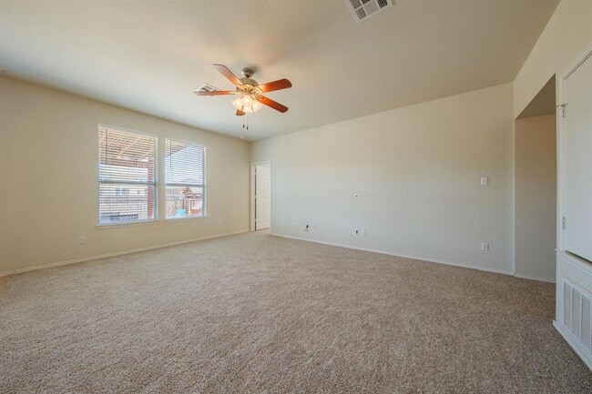 Building Photo - 132 Thrasher Cv