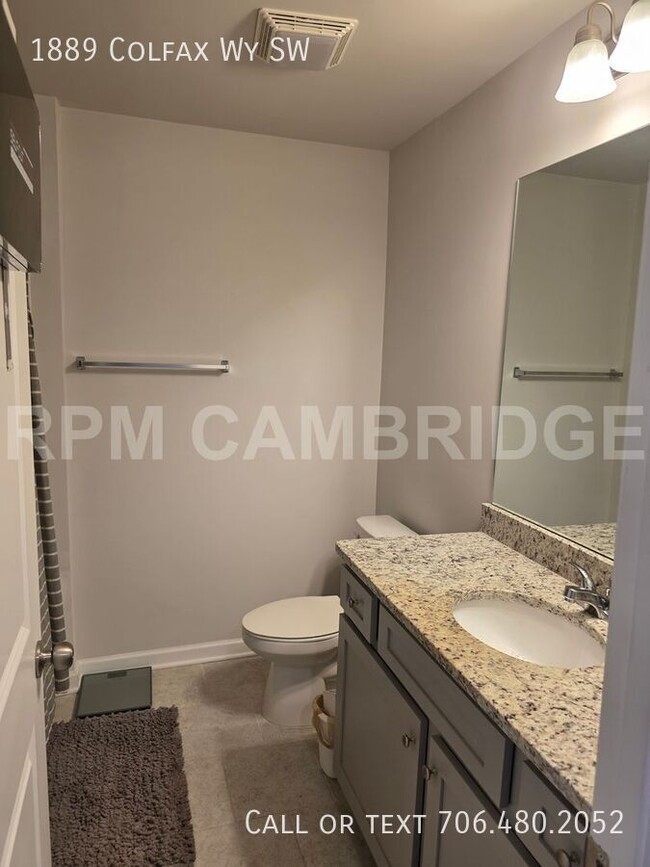 Building Photo - For Rent: Stunning 3-Bed, 3-Bath Townhome ...