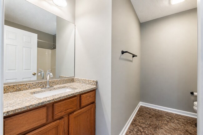 Building Photo - 317 Headrickview Dr