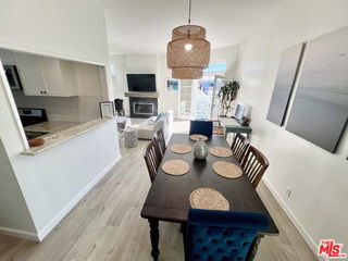 Building Photo - 32 28th Pl