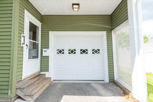 Building Photo - Charming 3BR South Portland Single-Family Home | Sunroom, Garage, Basement Storage & Spacious Yard