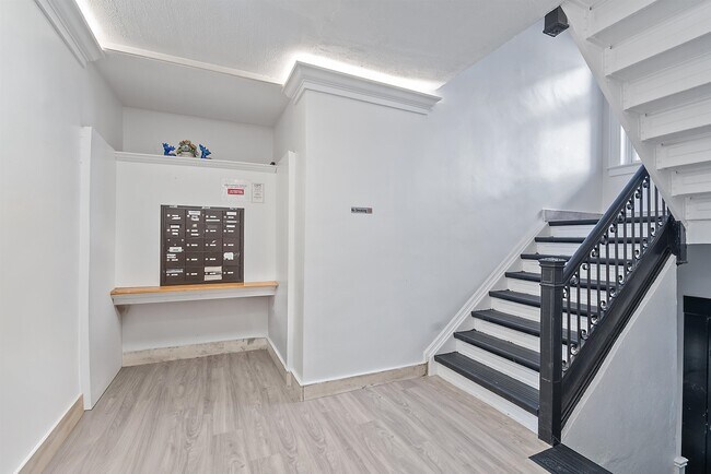 Building Photo - 6700 Park Ave