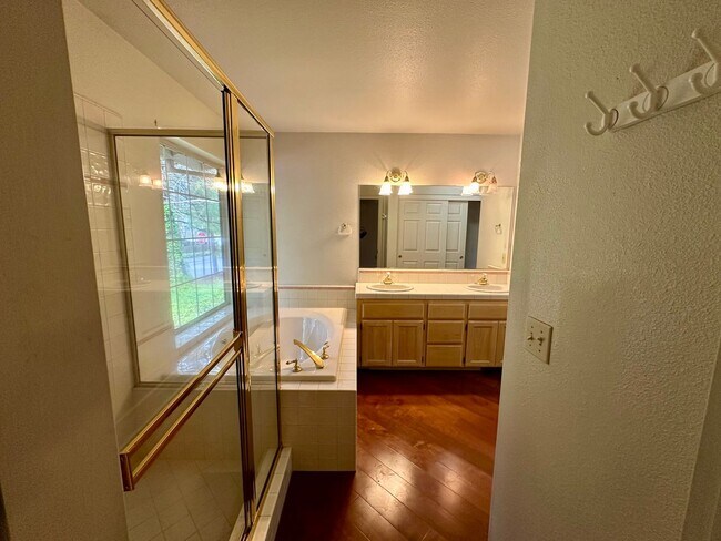 Building Photo - Downtown Nevada City Home Walking Distance...