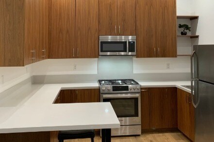Kitchen - 18261 Rayen St