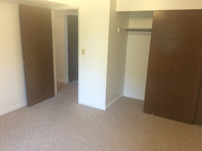 Building Photo - 700 E 1400 N