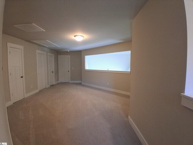 Building Photo - 22 Creekhaven Ln