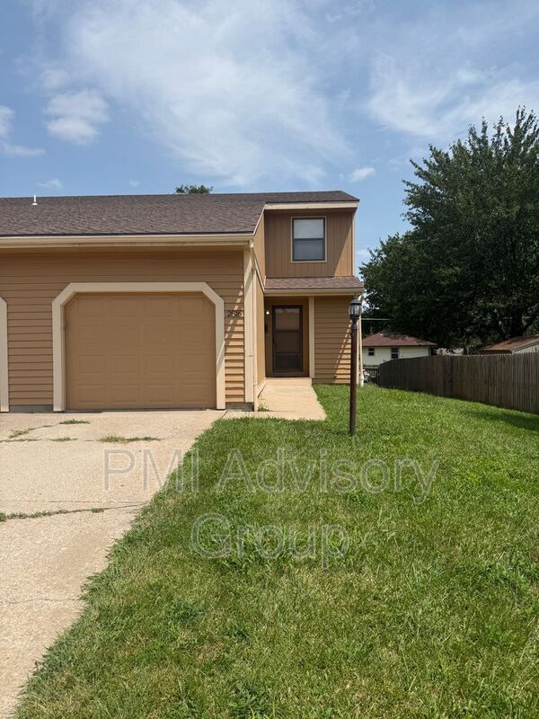 Building Photo - 2816 SW Westport Plaza Dr