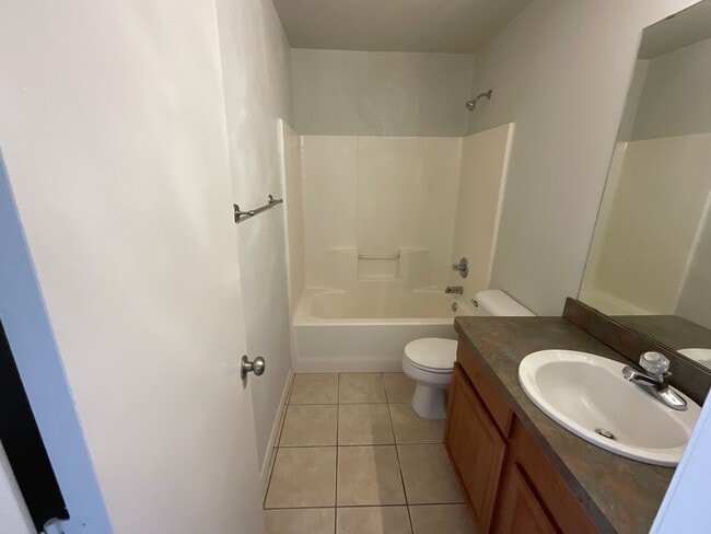 Building Photo - 5517 Del Creek Rd