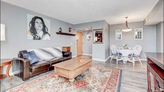 Building Photo - 5955 E 10th Ave