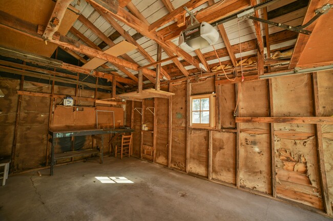Building Photo - 309 1/2 S Erie Street
