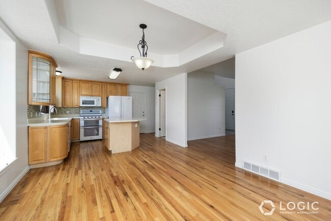 Building Photo - 166 Rawlins Ln