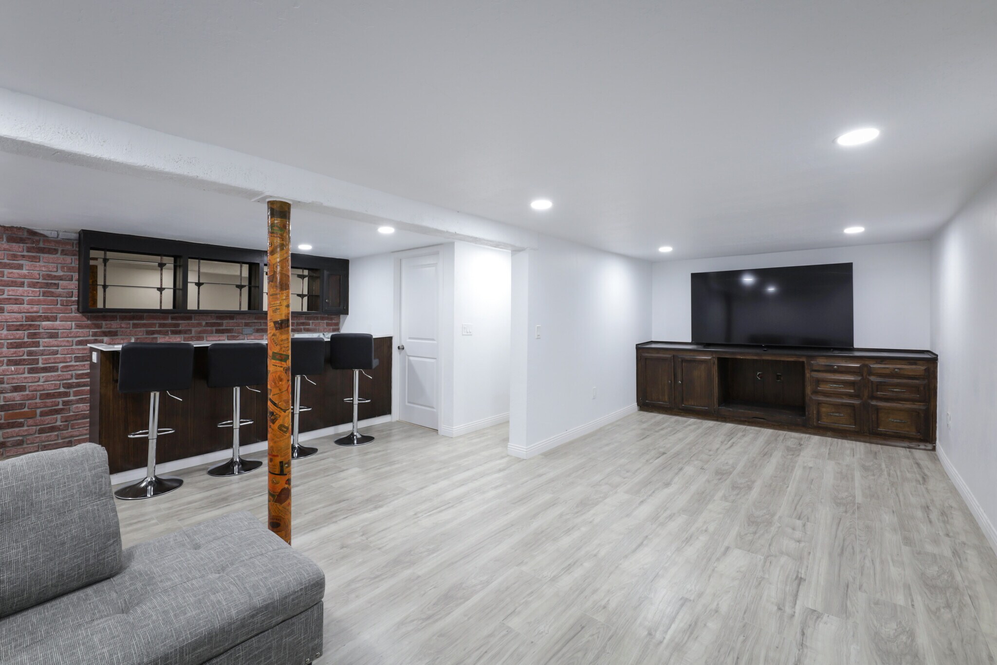 Building Photo - 501 Magnolia Ave