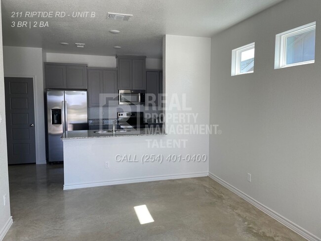 Building Photo - 211 Riptide Rd