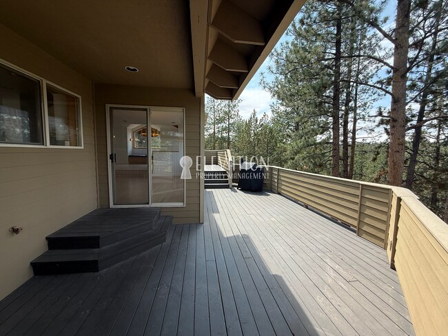 Building Photo - 5BR / 3.5BA Forest Retreat in NW Bend with ADU included