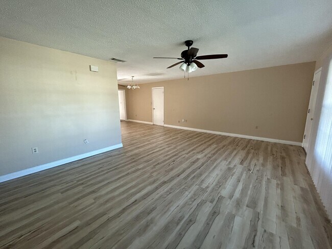 Building Photo - 4036 Knight Ave