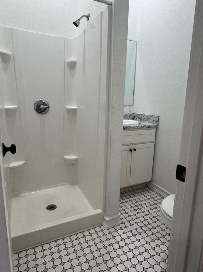 Building Photo - 1618 8th St